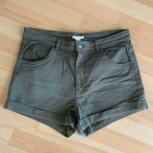 GUC H&M kaki jeans shorts